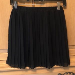 Black Pleated mini Skirt